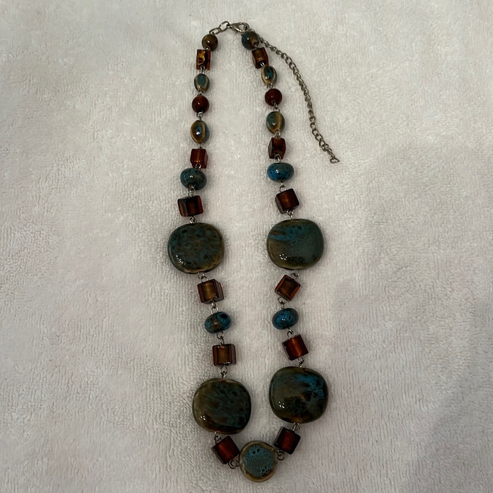 Handmade necklace with polished agate stones